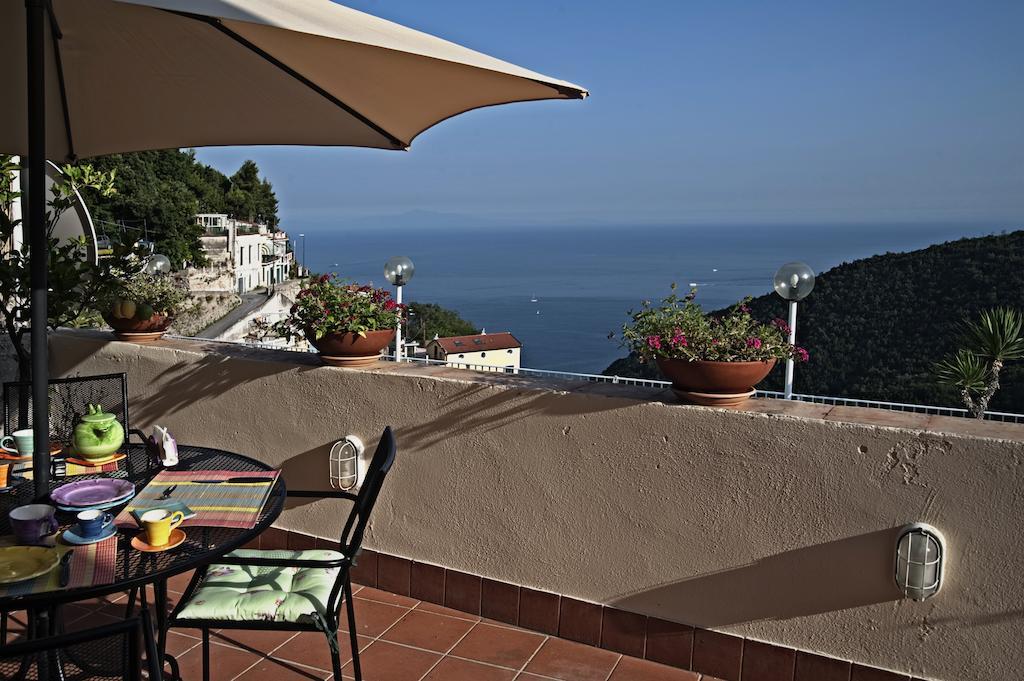 Bed and Breakfast Le Terrazze Di Cristina Vietri Habitación foto